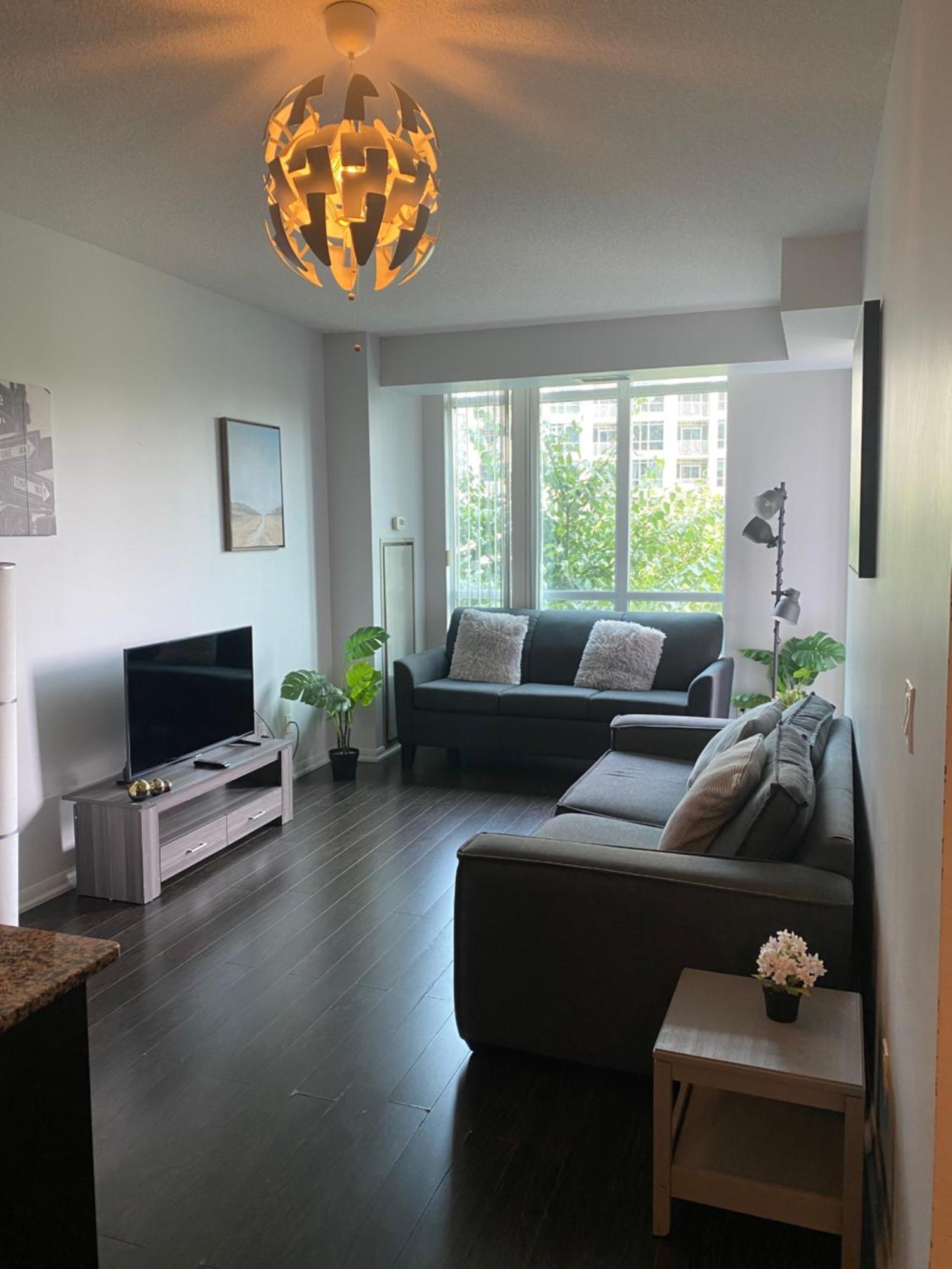 Executive 1 Bedroom Condo Sleeps 2 Торонто Екстериор снимка