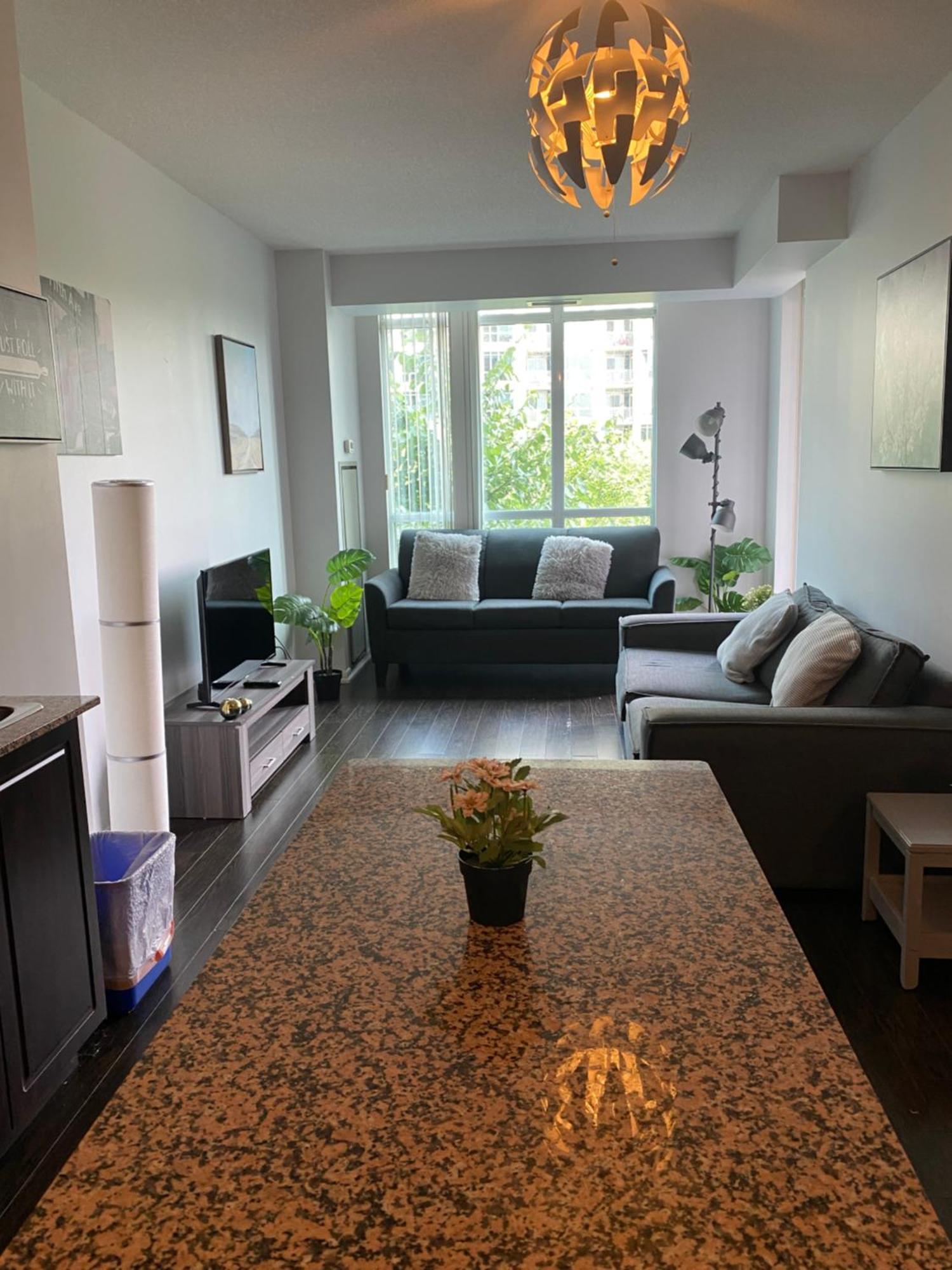 Executive 1 Bedroom Condo Sleeps 2 Торонто Екстериор снимка