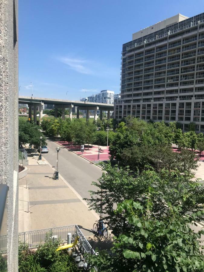 Executive 1 Bedroom Condo Sleeps 2 Торонто Екстериор снимка