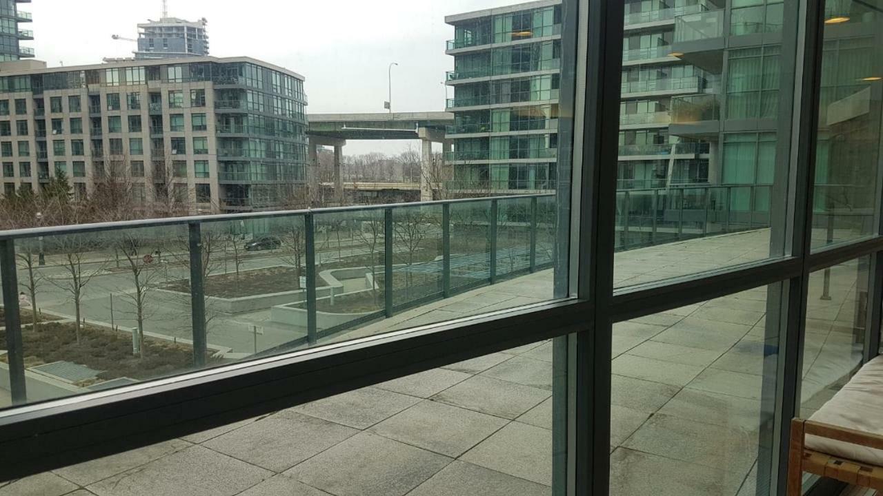 Executive 1 Bedroom Condo Sleeps 2 Торонто Екстериор снимка