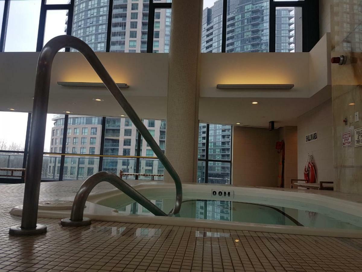 Executive 1 Bedroom Condo Sleeps 2 Торонто Екстериор снимка