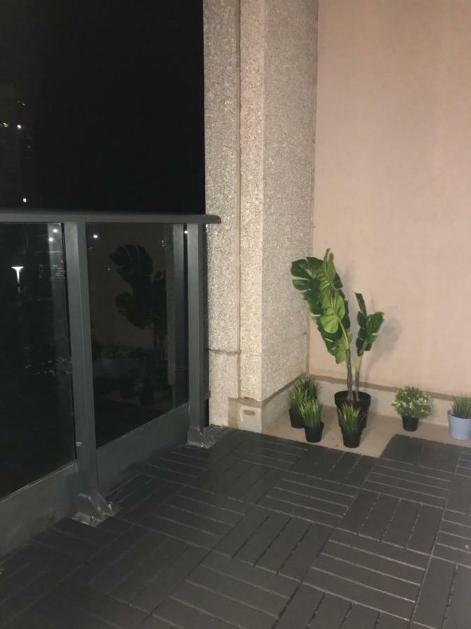 Executive 1 Bedroom Condo Sleeps 2 Торонто Екстериор снимка