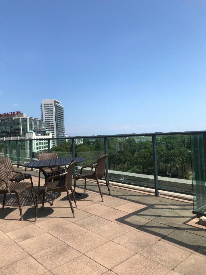Executive 1 Bedroom Condo Sleeps 2 Торонто Екстериор снимка