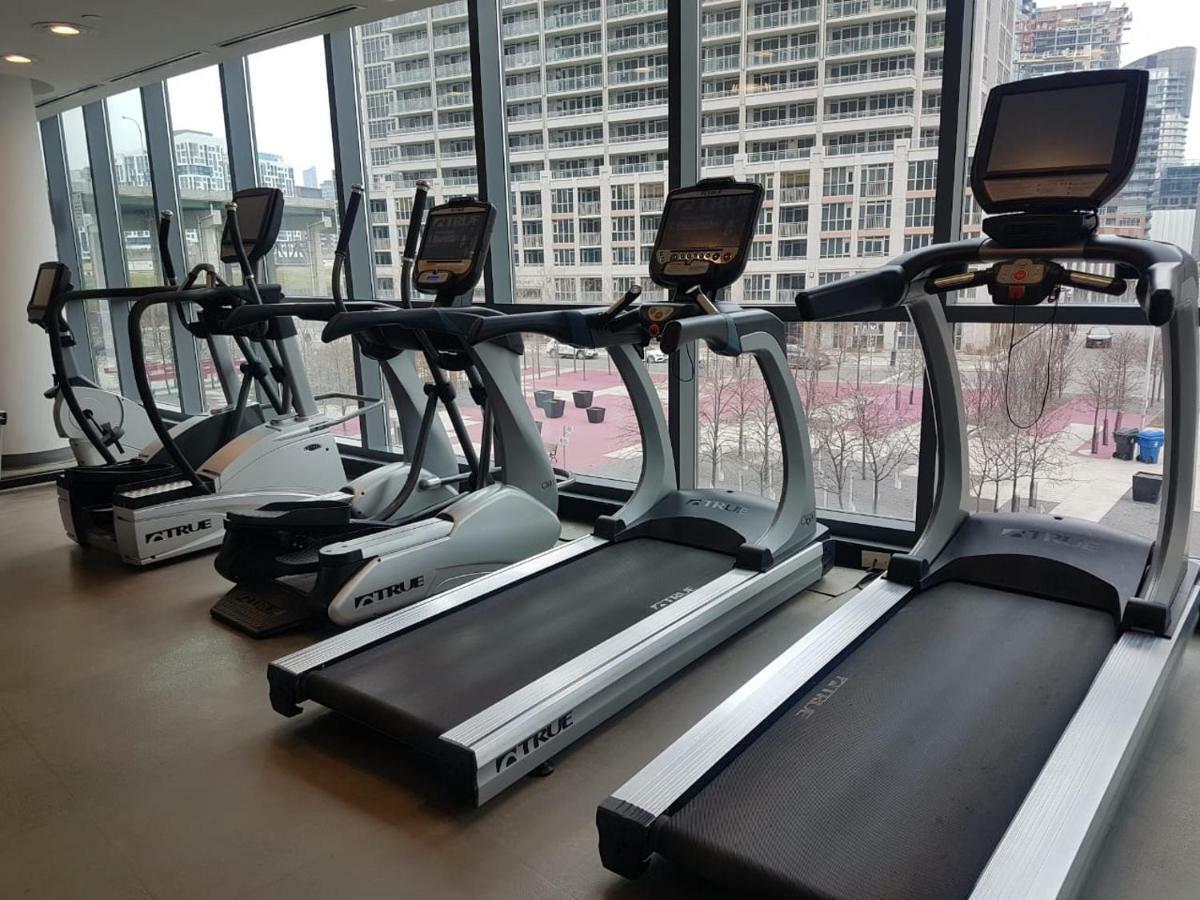 Executive 1 Bedroom Condo Sleeps 2 Торонто Екстериор снимка