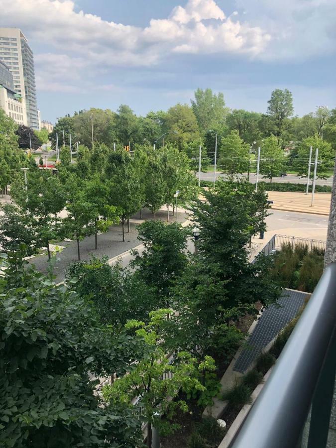 Executive 1 Bedroom Condo Sleeps 2 Торонто Екстериор снимка