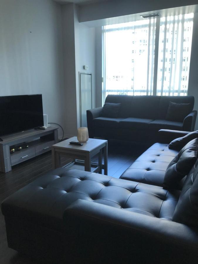 Executive 1 Bedroom Condo Sleeps 2 Торонто Екстериор снимка
