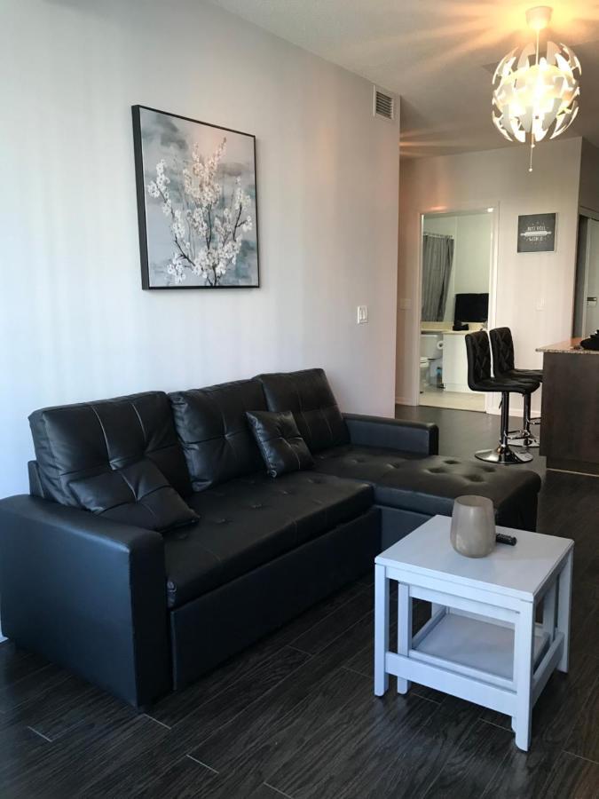 Executive 1 Bedroom Condo Sleeps 2 Торонто Екстериор снимка